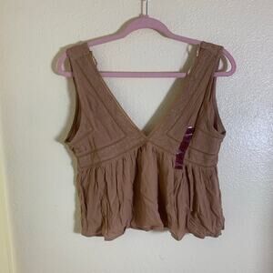 NWOT MELROSE BROWN HALTER CROPPED TOP Sz Medium